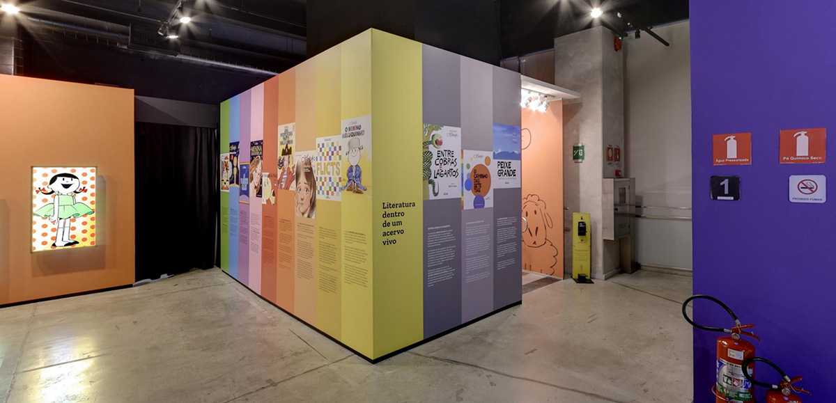 Imagem da exposição Mundo Zira - Livros.